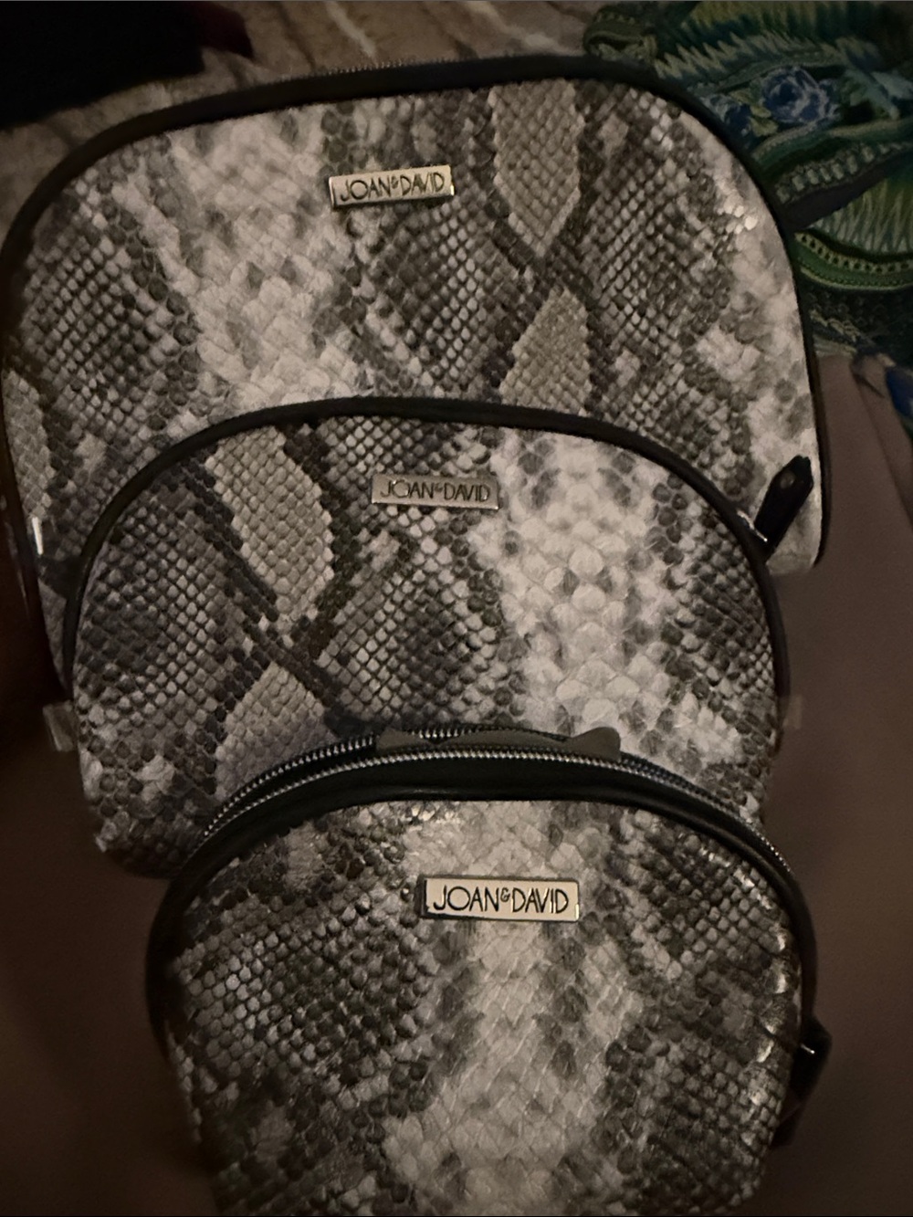 Joan & David 3-piece Cosmetic Set